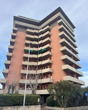 Fronte Mare Con Vista Mozzafiato 佩萨罗