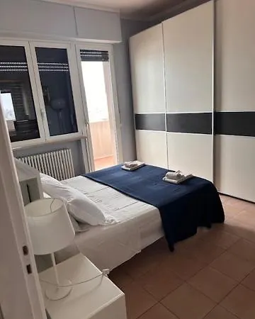 Fronte Mare Con Vista Mozzafiato アパート ペザロ