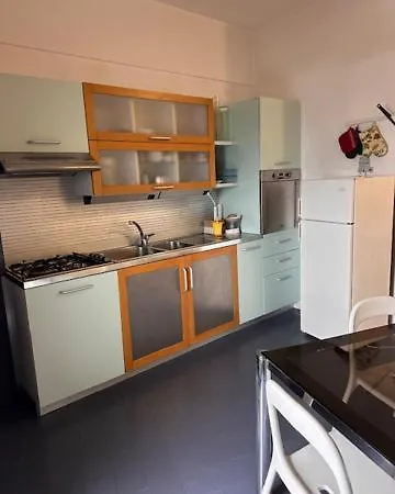 Appartamento Con Vista Mozzafiato Fronte Mare *