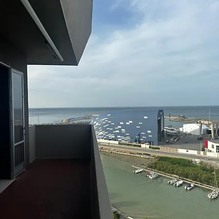 Fronte Mare Con Vista Mozzafiato アパート ペザロ
