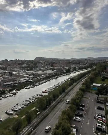 Con Vista Mozzafiato Fronte Mare * Pesaro